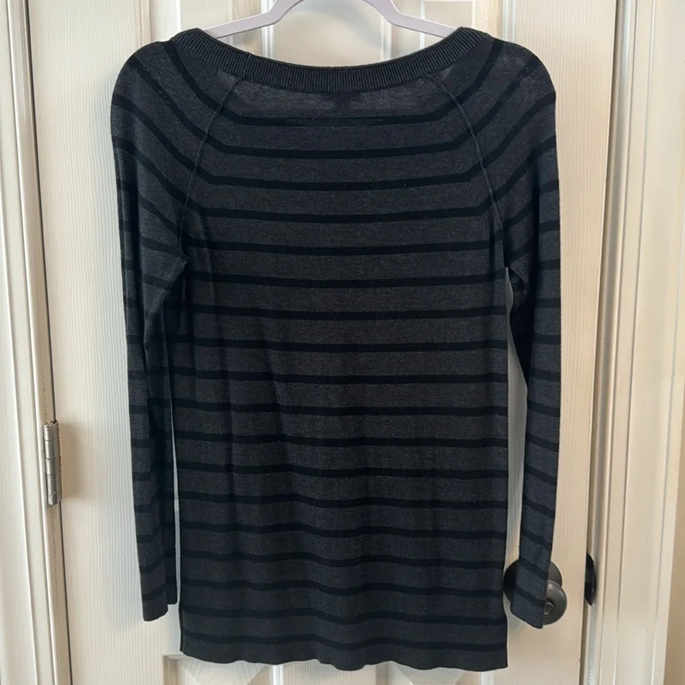 Ann Taylor black & gray Striped Boat Neck Knit Sweater Size XS - Picture 4 of 7